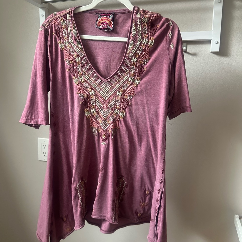 Johnny Was Mauve Embroidered Boho Tunic Top | V-Neck | Asymmetrical Hem